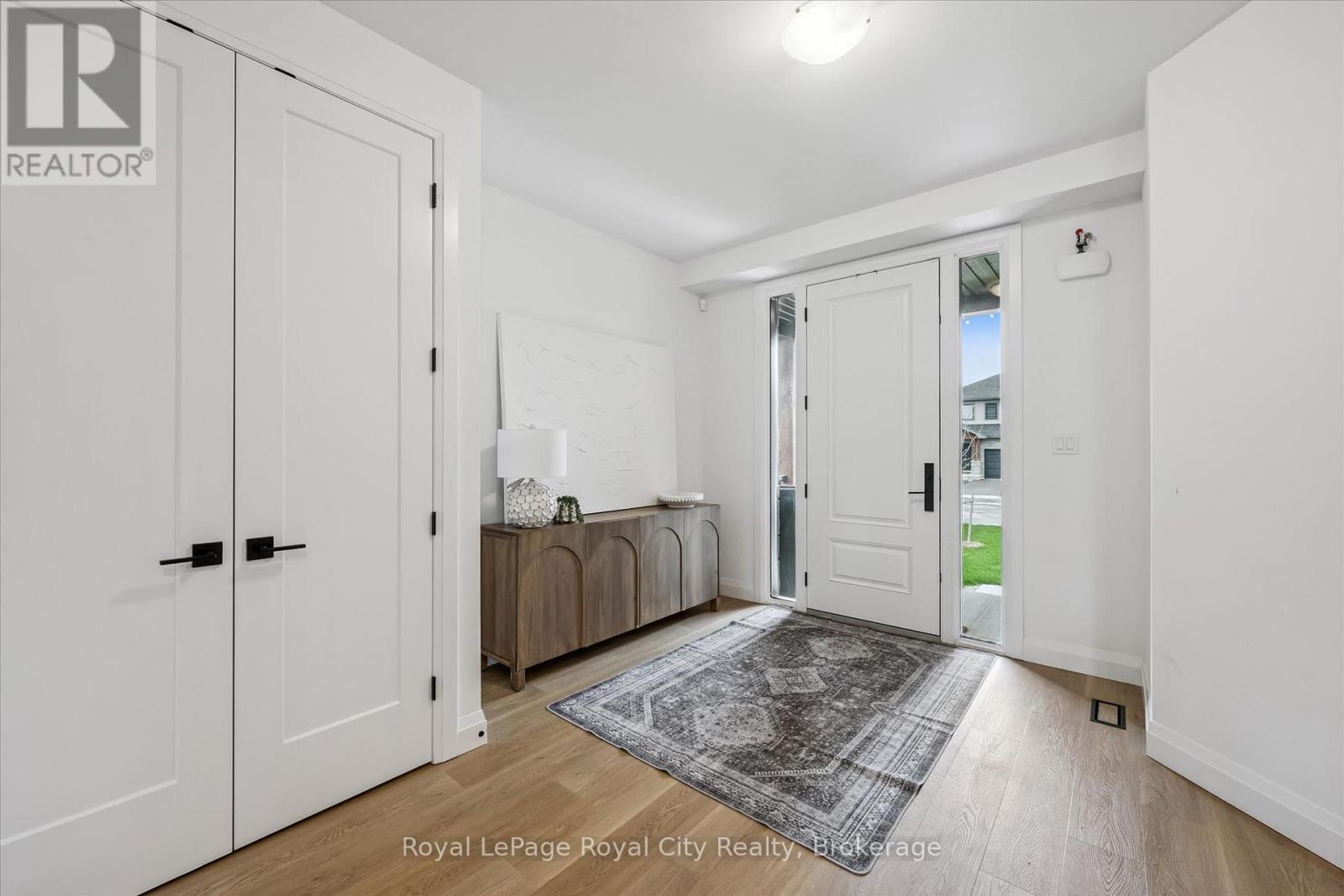 












203 SCHMIDT DRIVE

,
Wellington North (Arthur),




Ontario
N0G1A0

