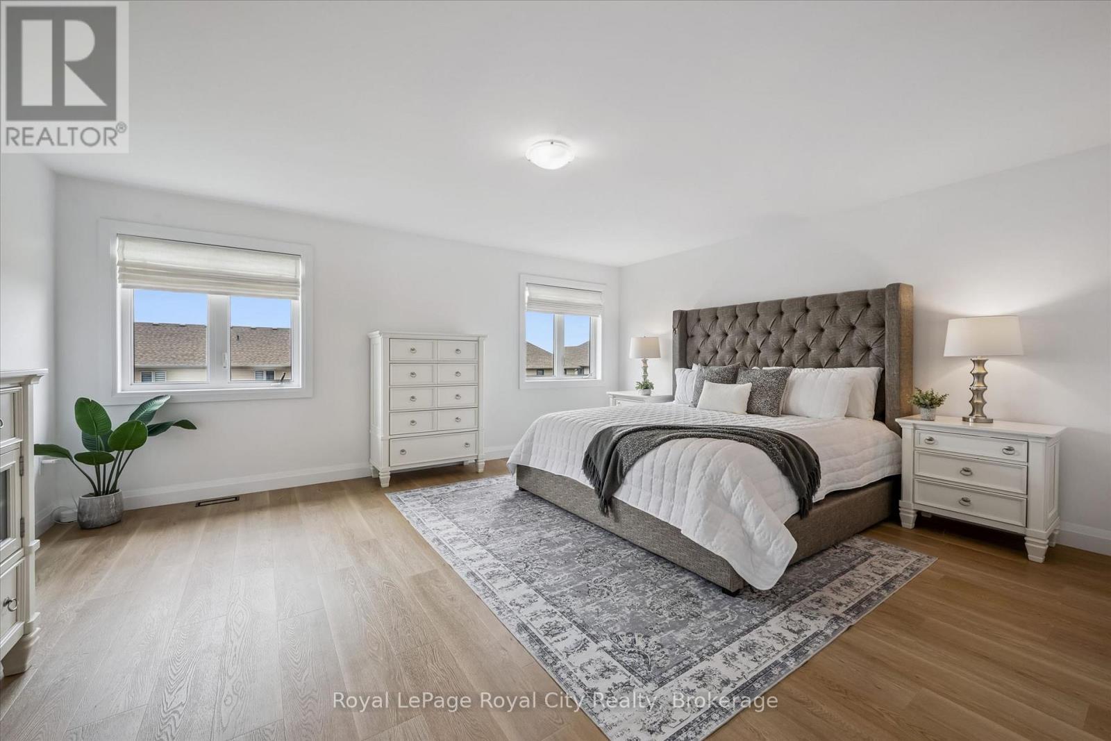 












203 SCHMIDT DRIVE

,
Wellington North (Arthur),




Ontario
N0G1A0

