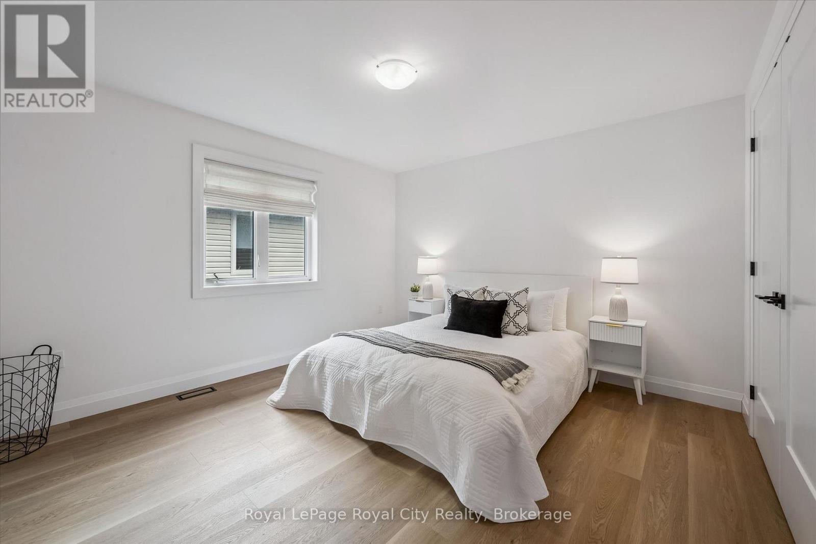 












203 SCHMIDT DRIVE

,
Wellington North (Arthur),




Ontario
N0G1A0

