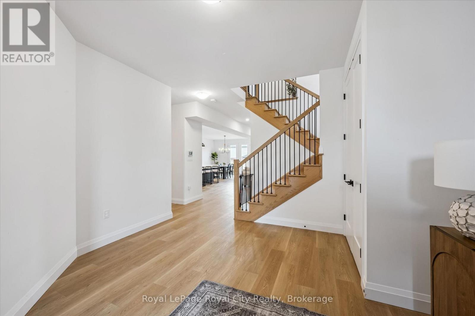 












203 SCHMIDT DRIVE

,
Wellington North (Arthur),




Ontario
N0G1A0

