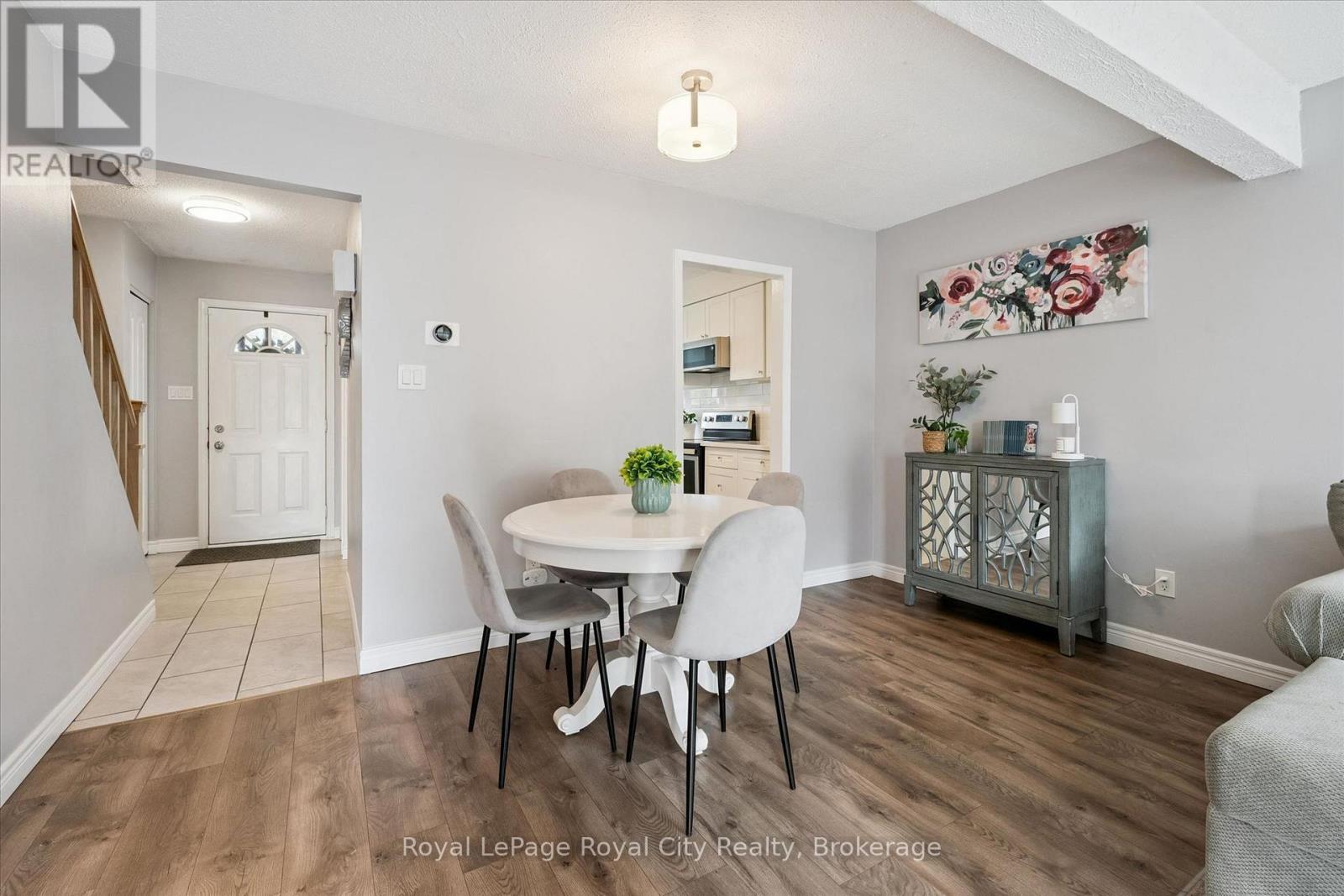 












23 - 41 RHONDA ROAD

,
Guelph (Willow West/Sugarbush/West Acres),




Ontario
N1H6H1

