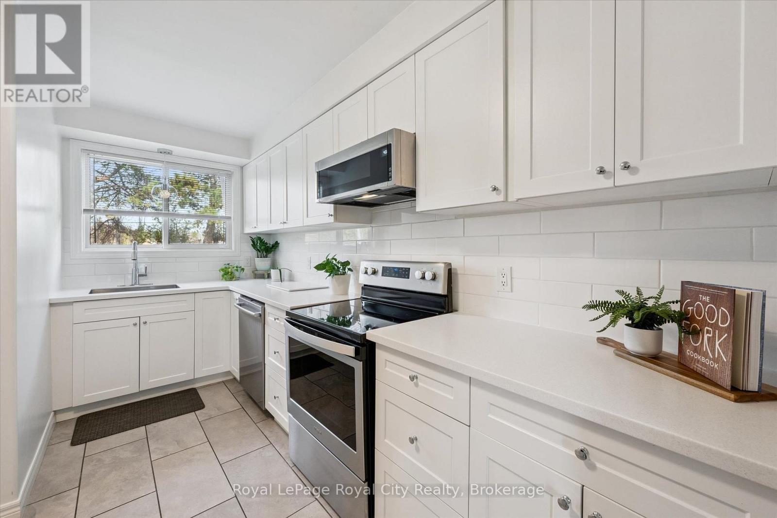 












23 - 41 RHONDA ROAD

,
Guelph (Willow West/Sugarbush/West Acres),




Ontario
N1H6H1

