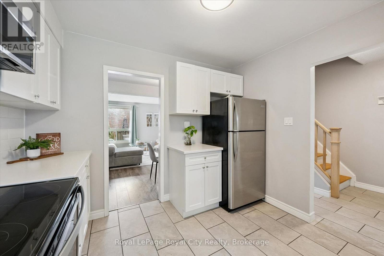 












23 - 41 RHONDA ROAD

,
Guelph (Willow West/Sugarbush/West Acres),




Ontario
N1H6H1

