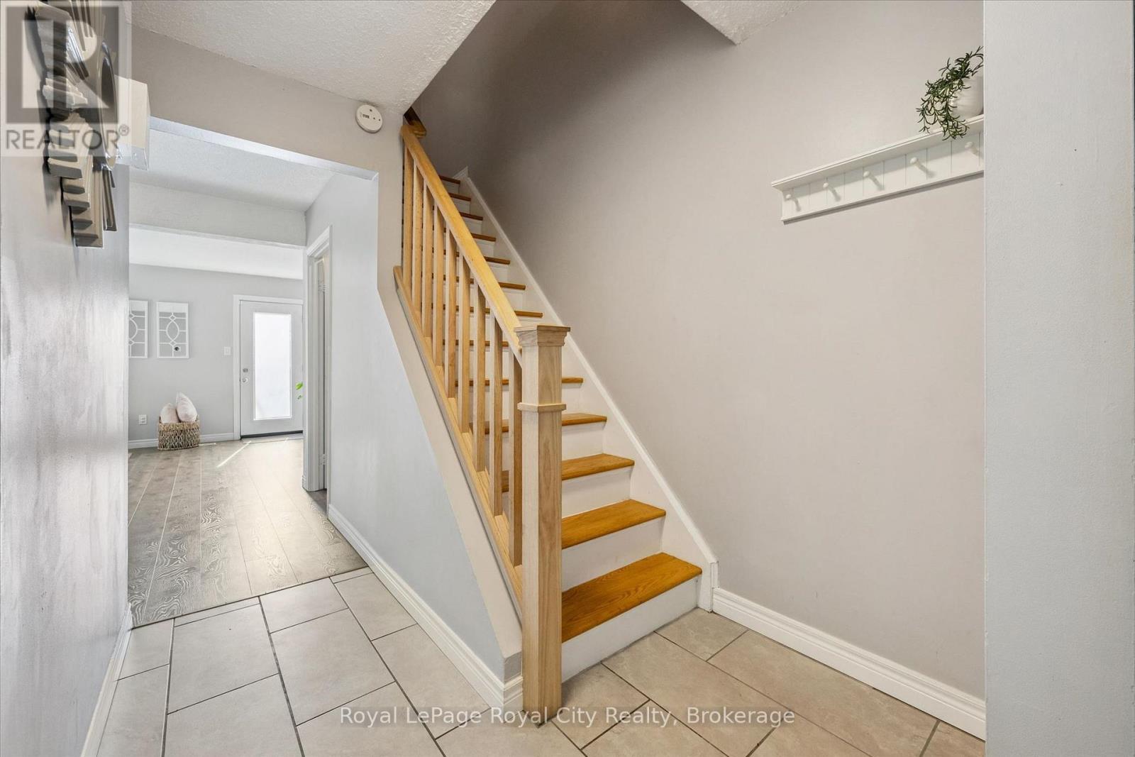 












23 - 41 RHONDA ROAD

,
Guelph (Willow West/Sugarbush/West Acres),




Ontario
N1H6H1

