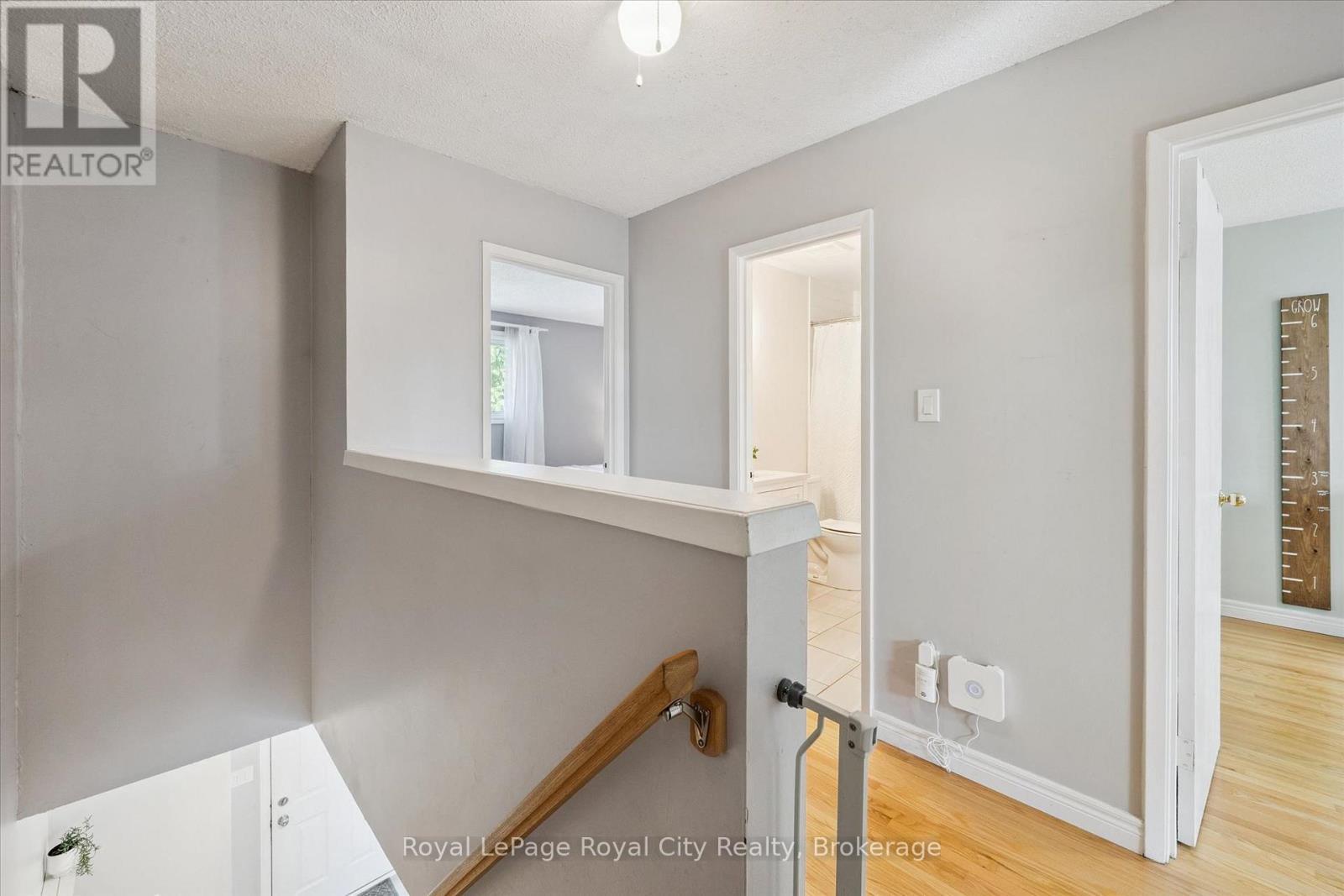 












23 - 41 RHONDA ROAD

,
Guelph (Willow West/Sugarbush/West Acres),




Ontario
N1H6H1

