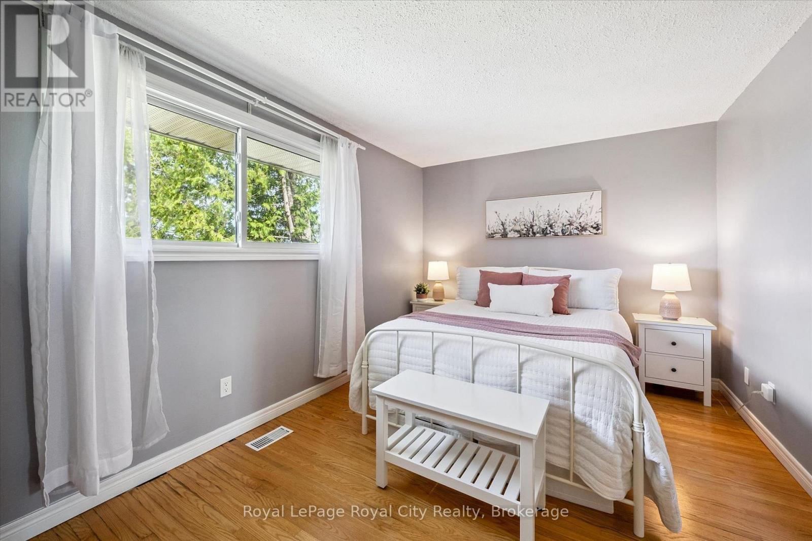 












23 - 41 RHONDA ROAD

,
Guelph (Willow West/Sugarbush/West Acres),




Ontario
N1H6H1

