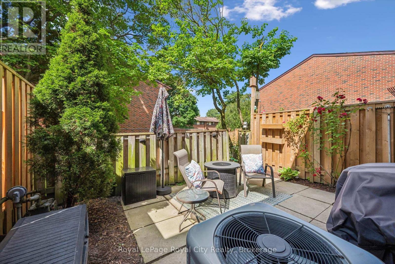 












23 - 41 RHONDA ROAD

,
Guelph (Willow West/Sugarbush/West Acres),




Ontario
N1H6H1

