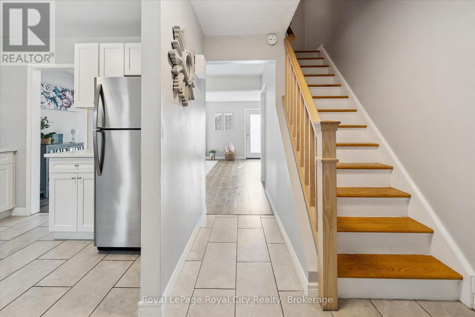 












23 - 41 RHONDA ROAD

,
Guelph (Willow West/Sugarbush/West Acres),




Ontario
N1H6H1

