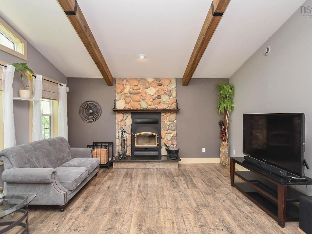 












51 Back Lake

,
Hatchet Lake,




NS
B3T 1R5

