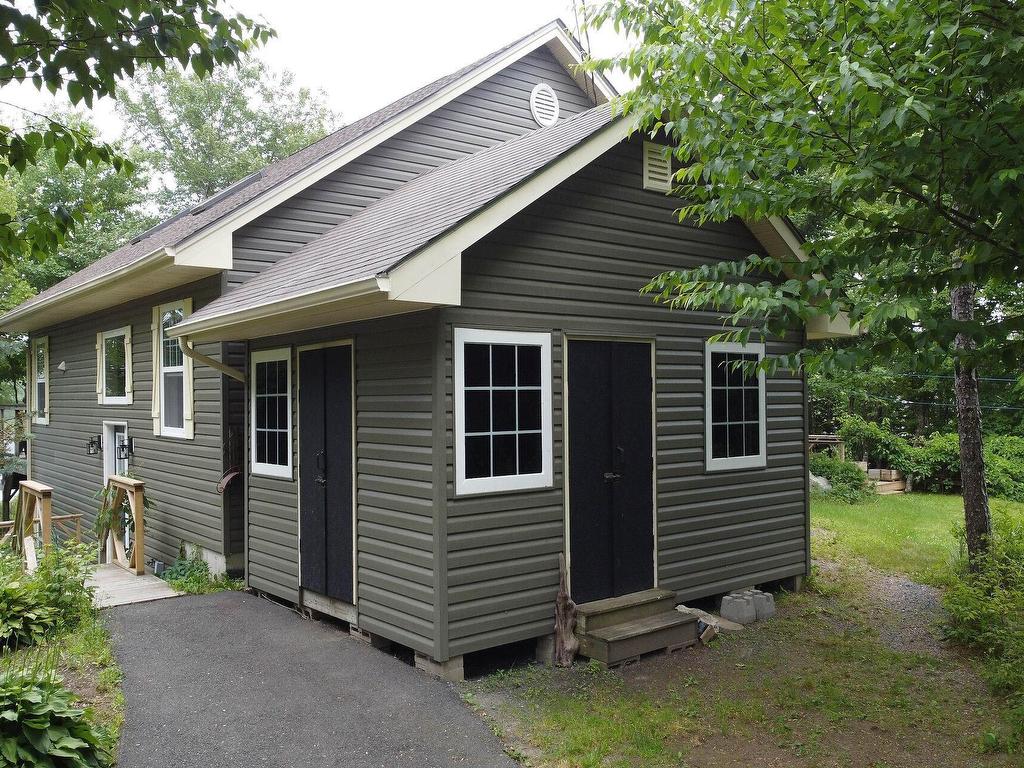 












51 Back Lake

,
Hatchet Lake,




NS
B3T 1R5

