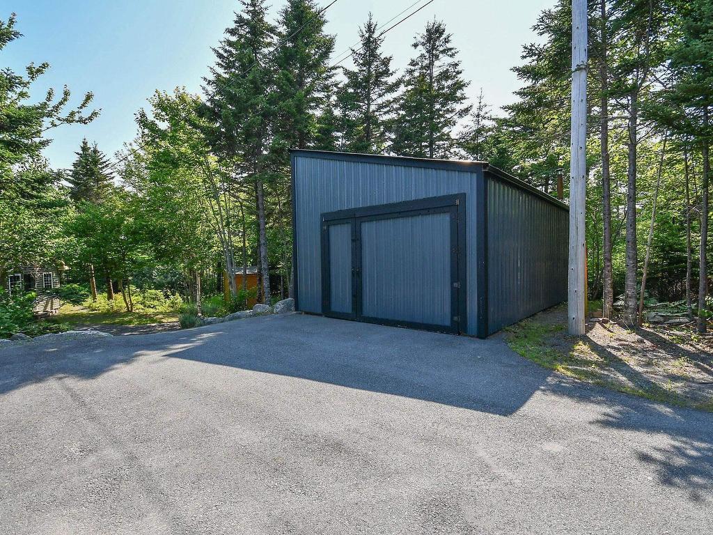 












51 Back Lake

,
Hatchet Lake,




NS
B3T 1R5

