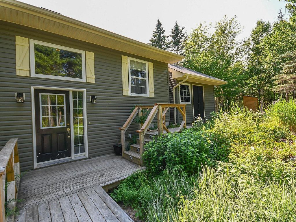 












51 Back Lake

,
Hatchet Lake,




NS
B3T 1R5

