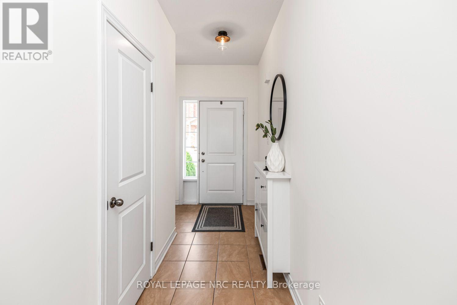












22 - 45 SEABREEZE CRESCENT

,
Hamilton,




Ontario
L8E0G1

