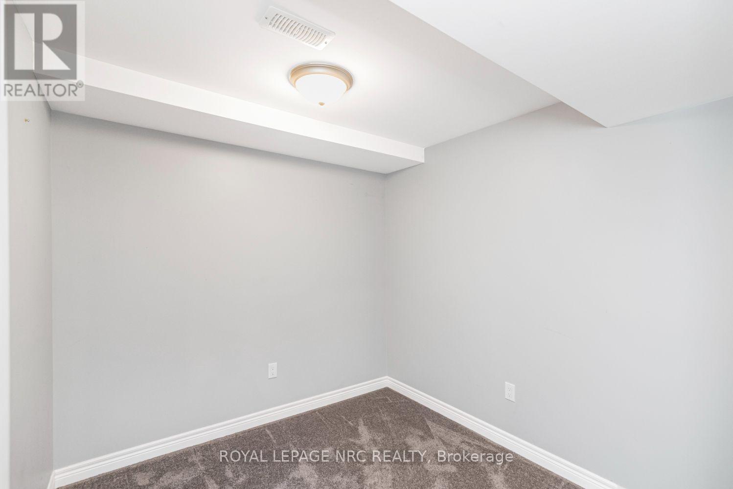 












22 - 45 SEABREEZE CRESCENT

,
Hamilton,




Ontario
L8E0G1

