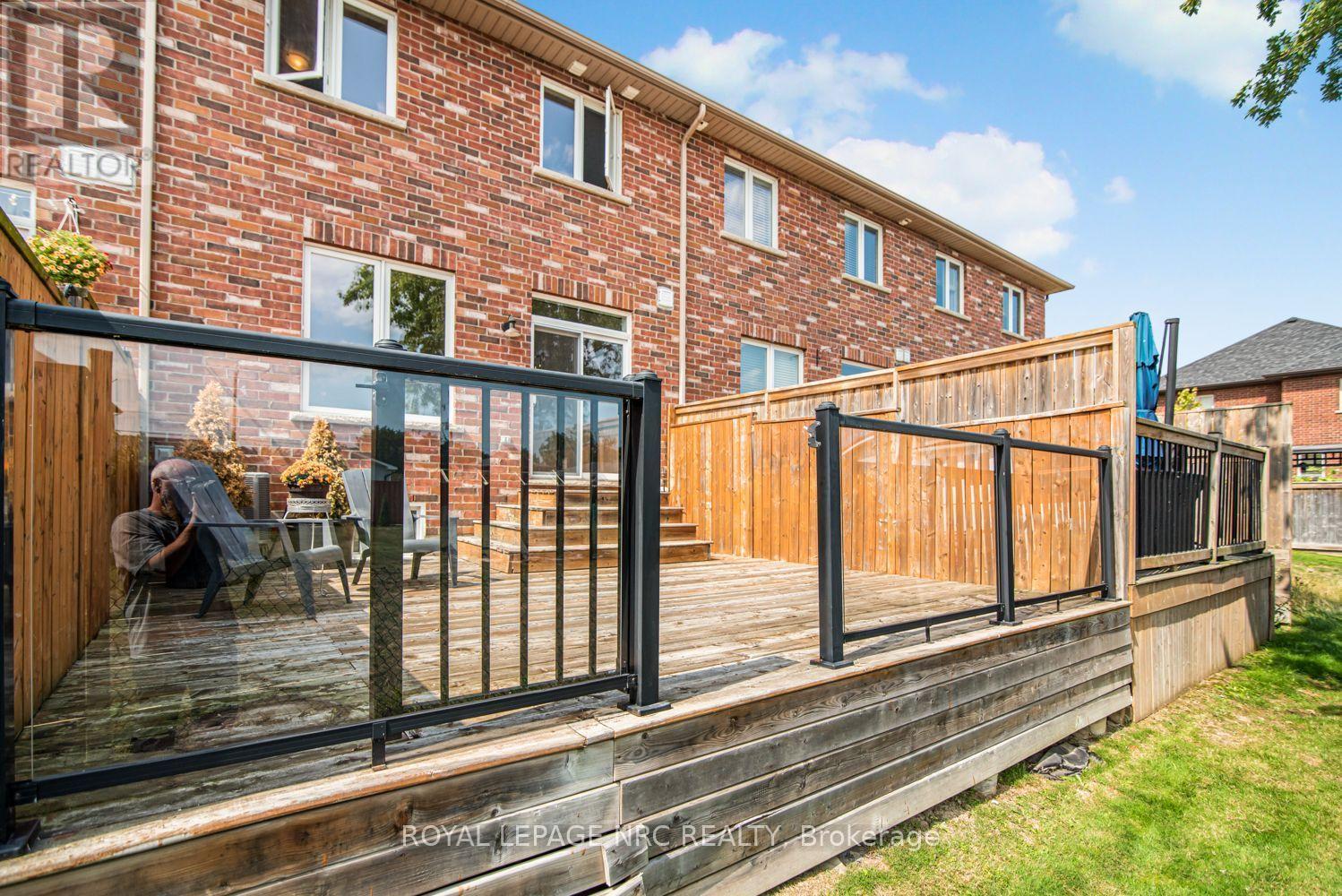 












22 - 45 SEABREEZE CRESCENT

,
Hamilton,




Ontario
L8E0G1

