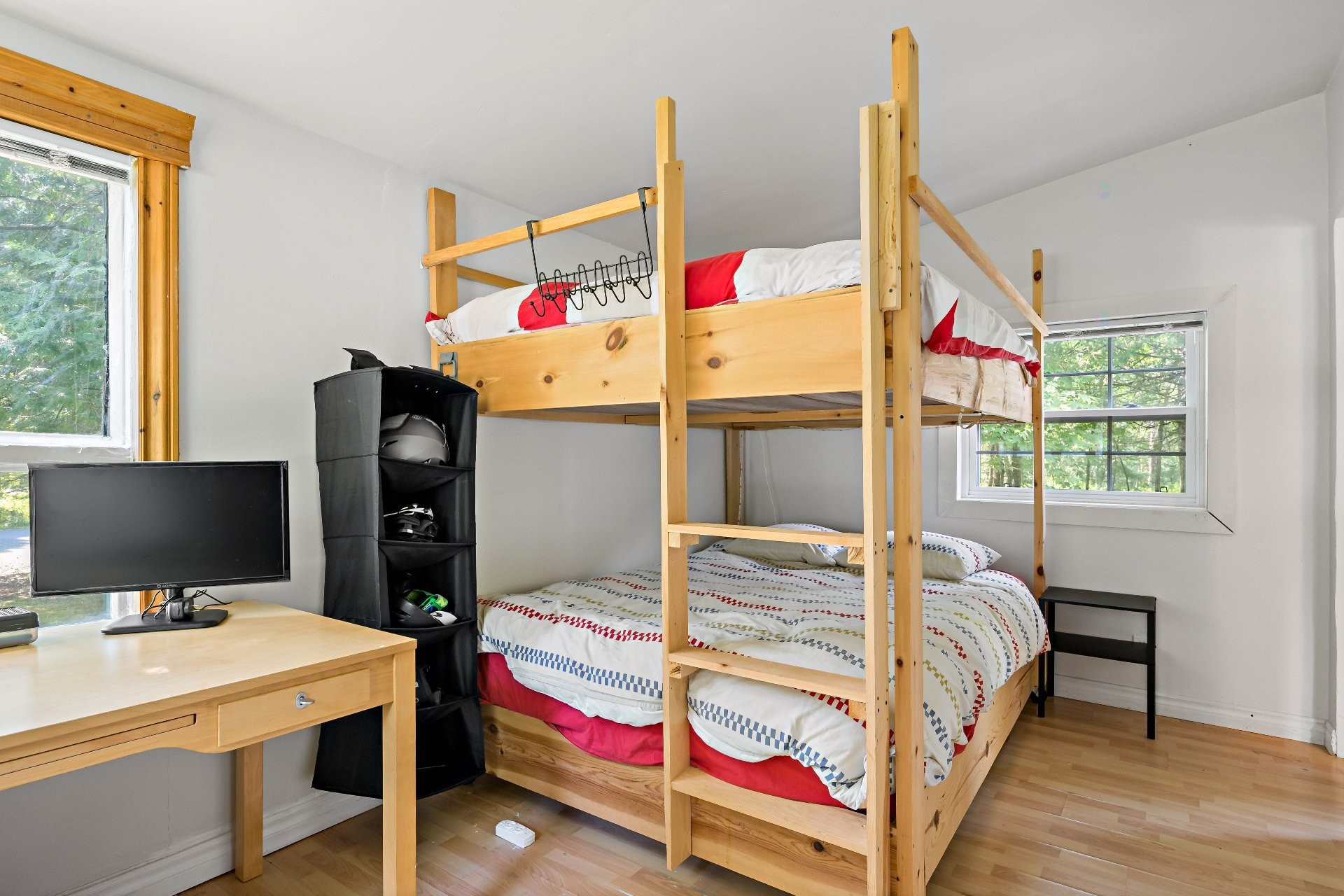 









1345


Rue St-Roch

,
Mont-Tremblant,




QC
J8E2Y9

