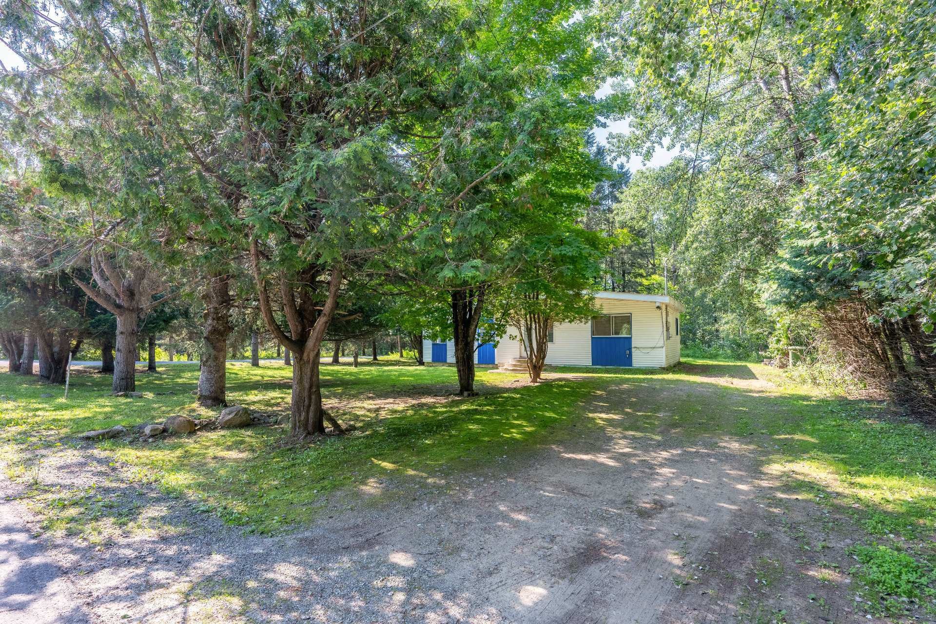 









1345


Rue St-Roch

,
Mont-Tremblant,




QC
J8E2Y9

