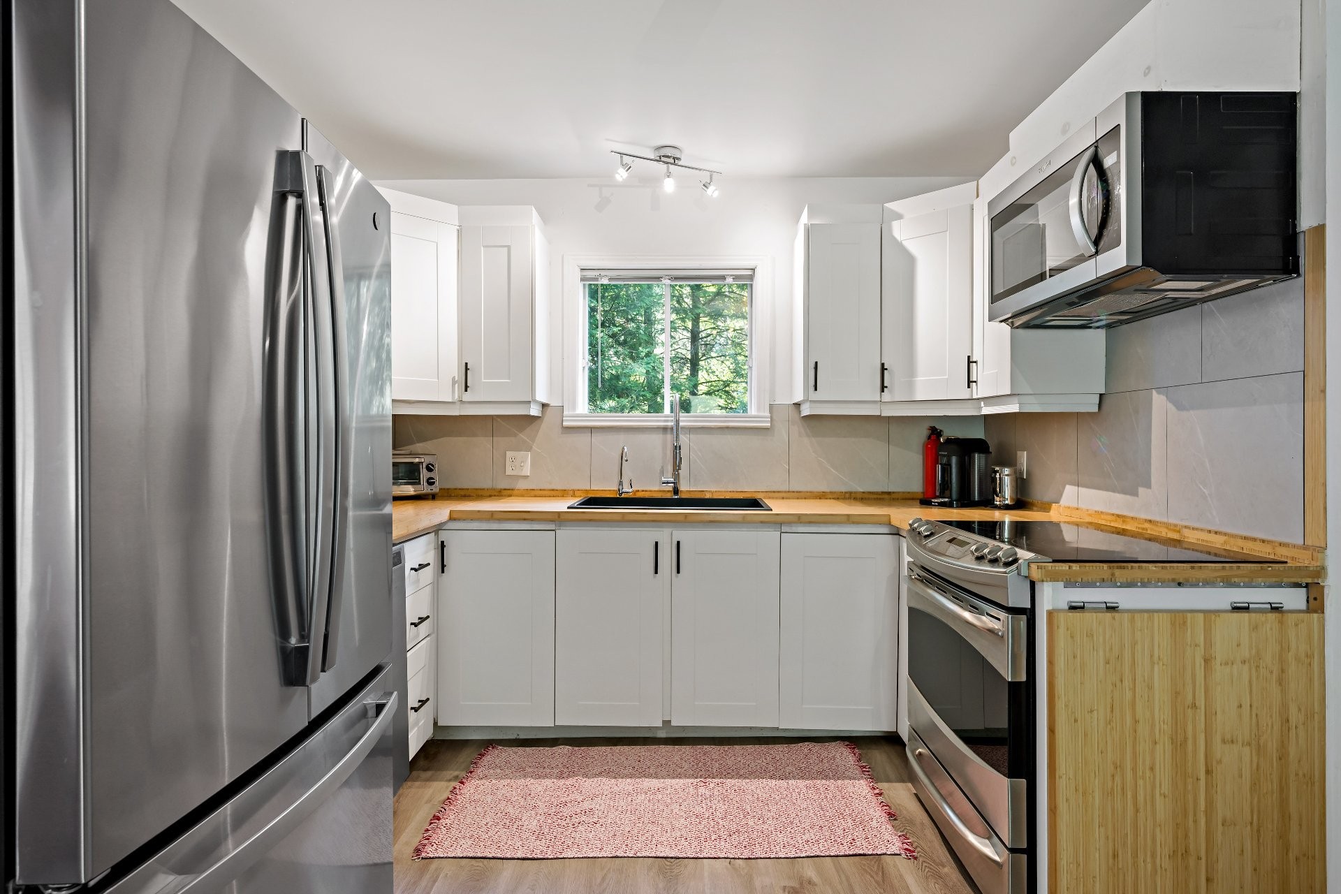 









1345


Rue St-Roch

,
Mont-Tremblant,




QC
J8E2Y9

