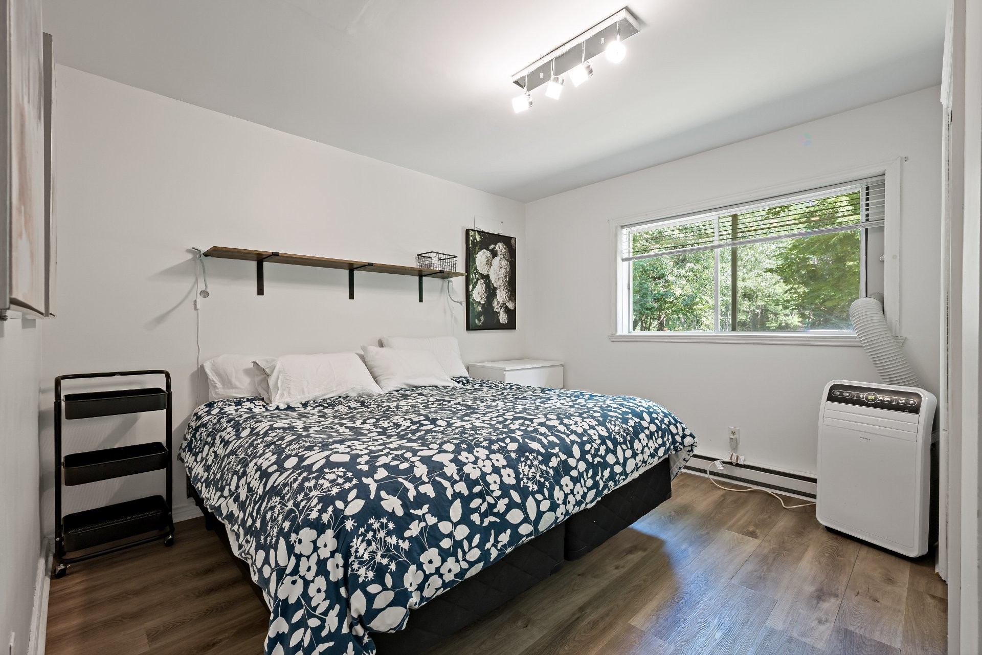 









1345


Rue St-Roch

,
Mont-Tremblant,




QC
J8E2Y9

