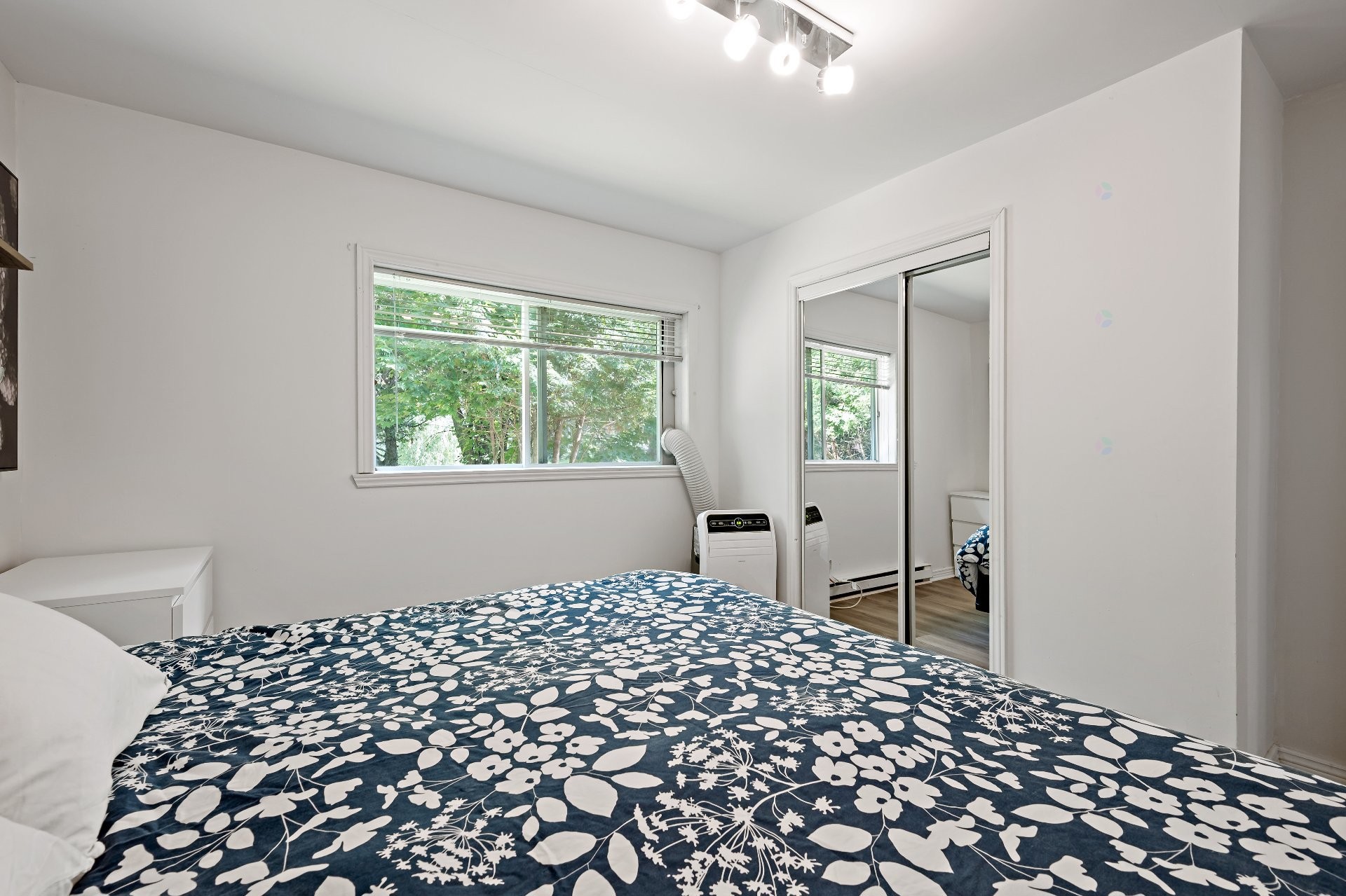 









1345


Rue St-Roch

,
Mont-Tremblant,




QC
J8E2Y9

