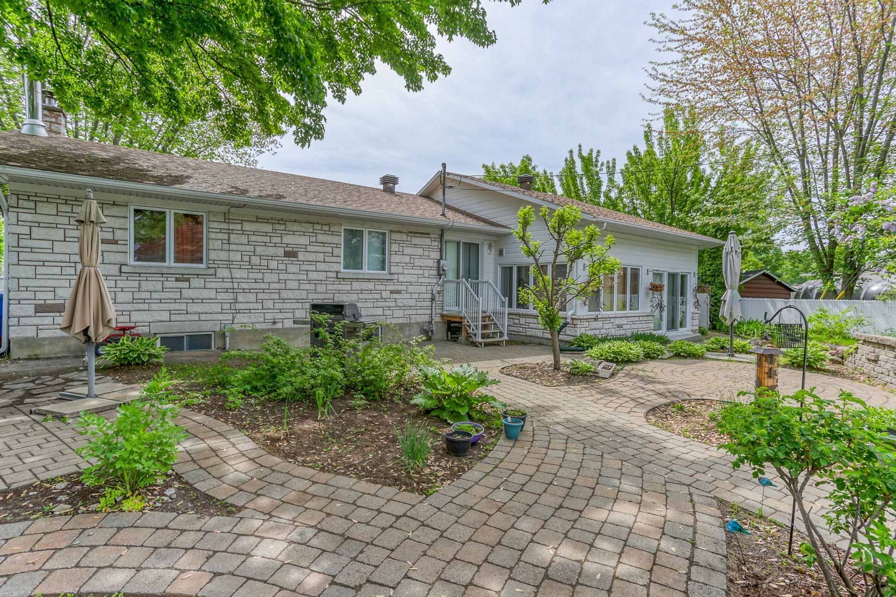 









3430


Rue de Lyon

,
Trois-Rivières,




QC
G8Y3L8

