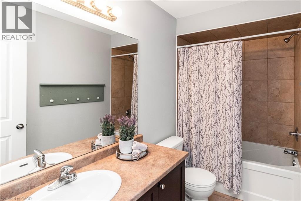 












45 SEABREEZE Crescent Unit# 22

,
Stoney Creek,




Ontario
L8E0G1


