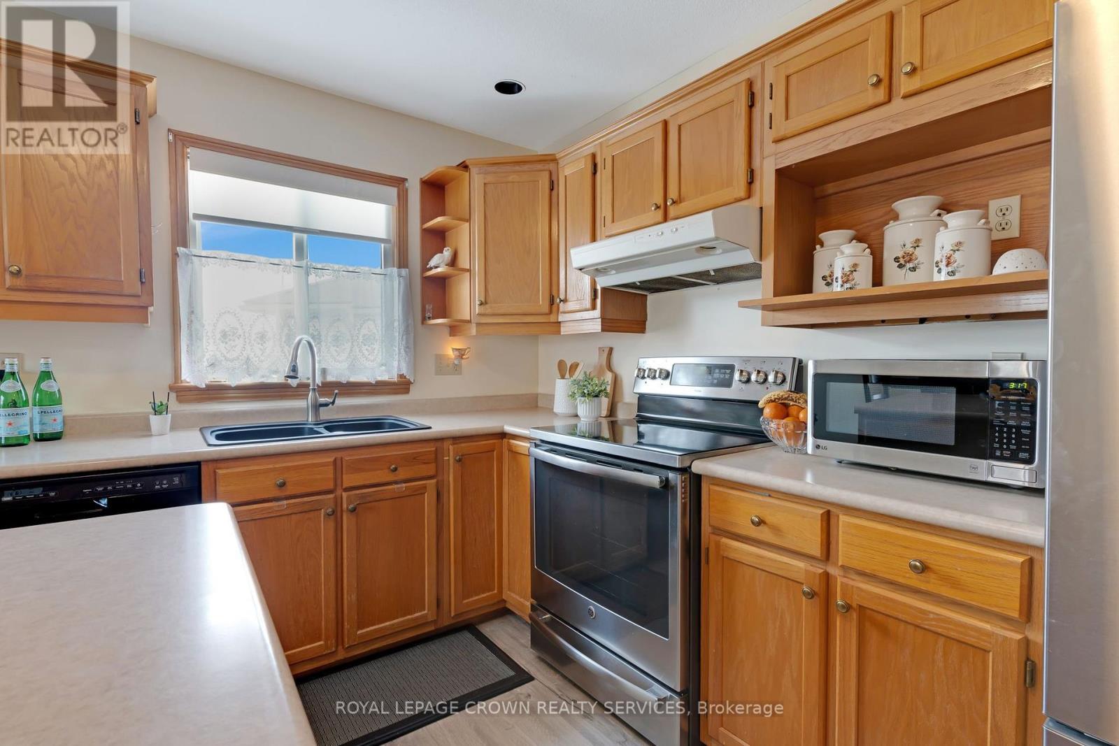 












15 ERIN COURT

,
Aylmer,




Ontario
N5H3G6

