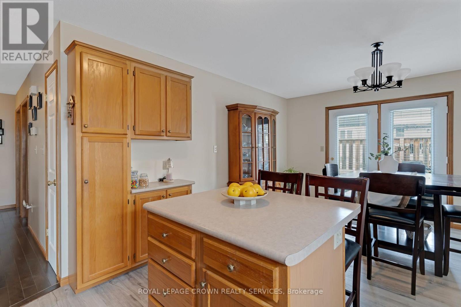












15 ERIN COURT

,
Aylmer,




Ontario
N5H3G6

