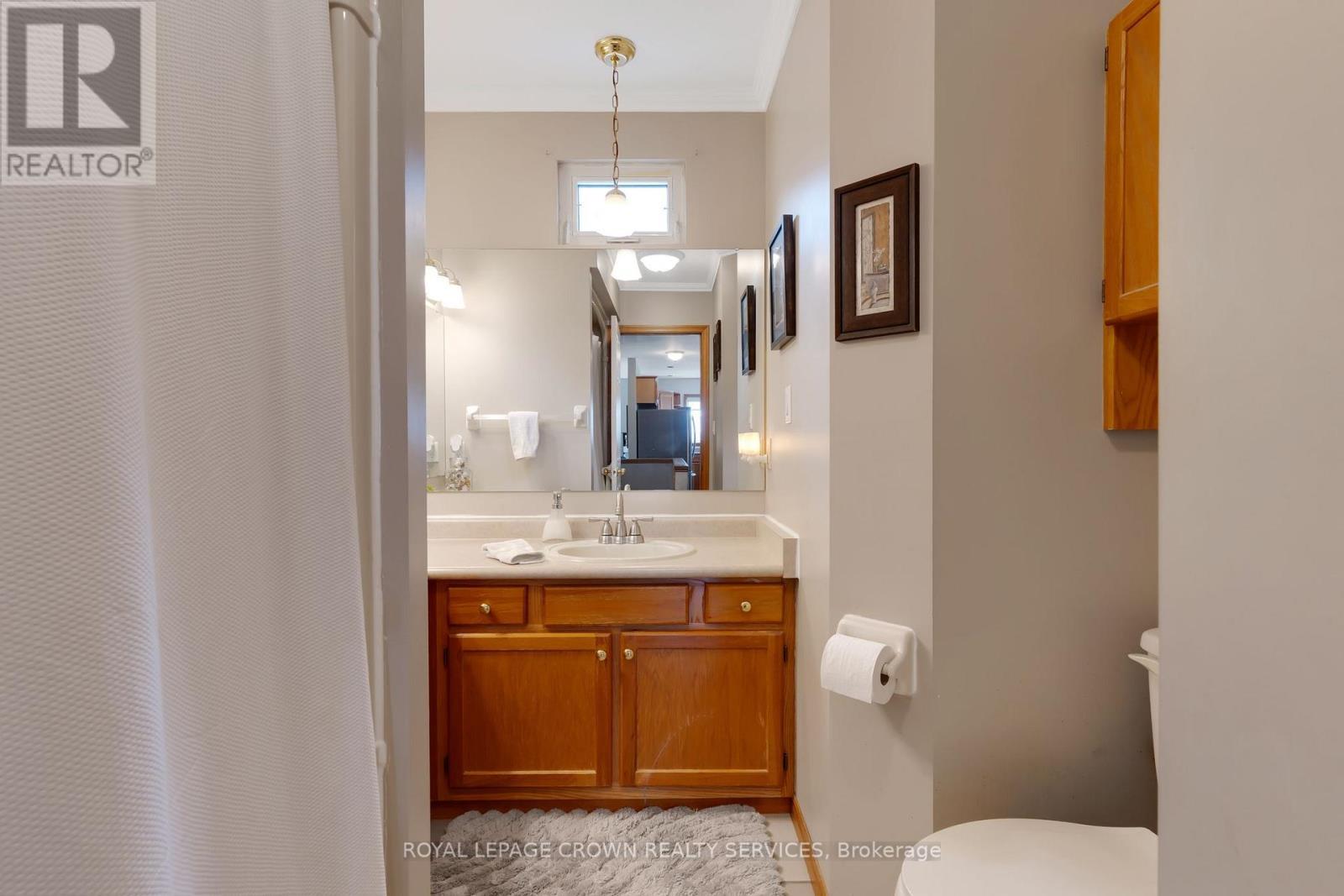 












15 ERIN COURT

,
Aylmer,




Ontario
N5H3G6

