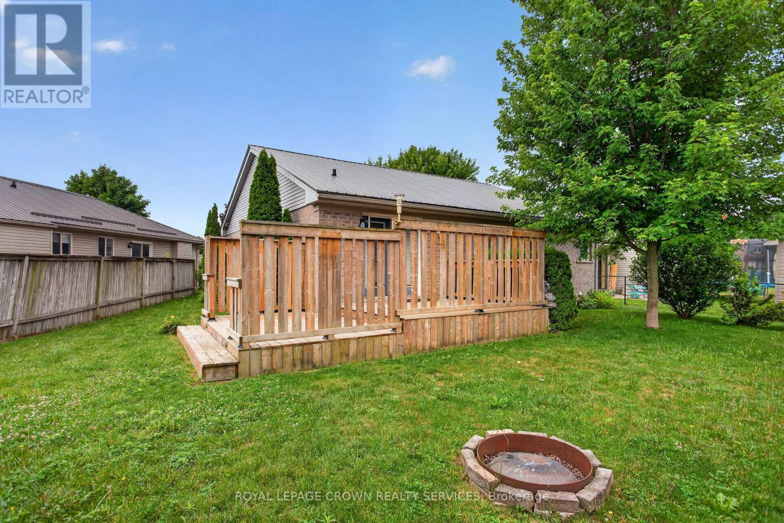 












15 ERIN COURT

,
Aylmer,




Ontario
N5H3G6

