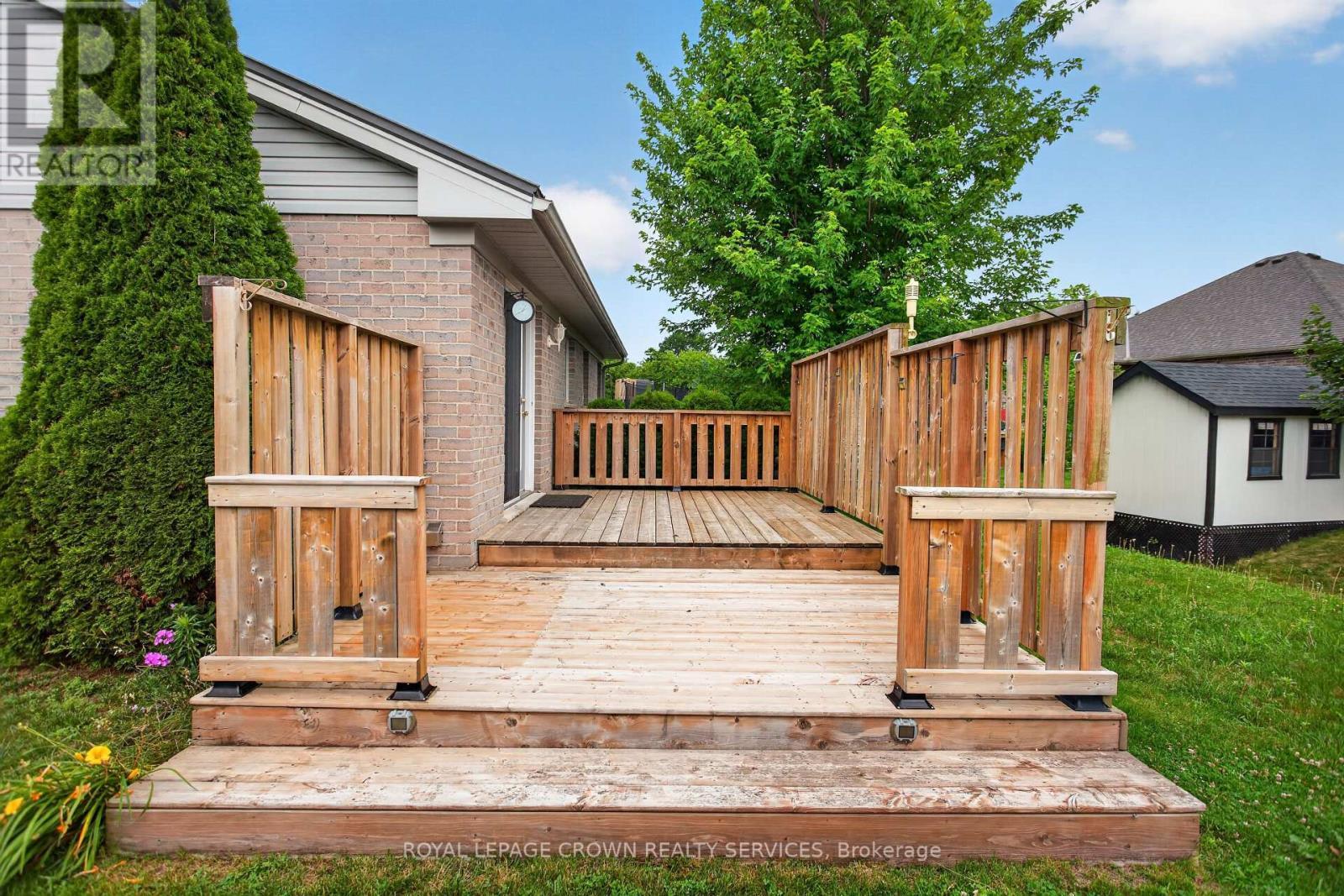 












15 ERIN COURT

,
Aylmer,




Ontario
N5H3G6

