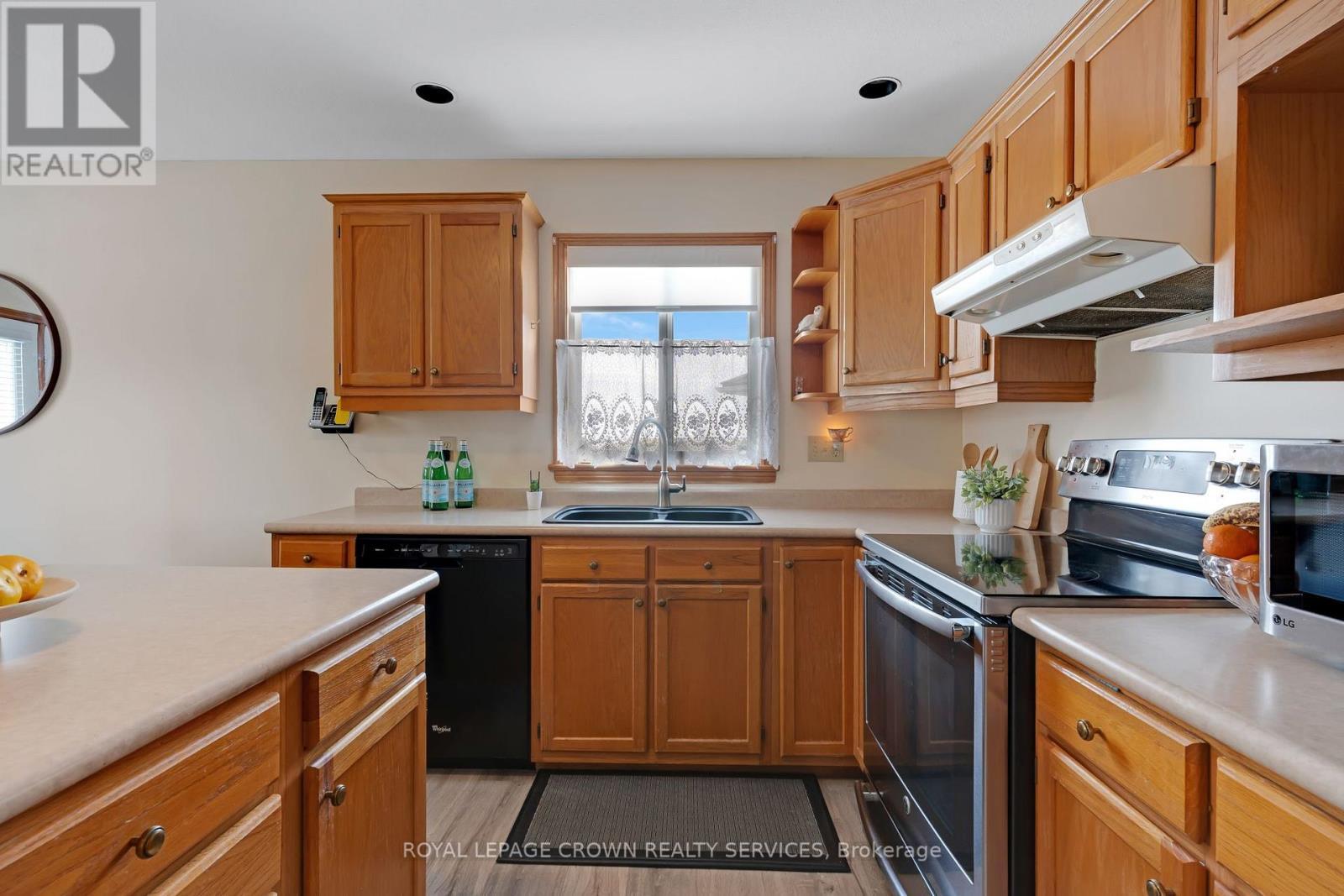 












15 ERIN COURT

,
Aylmer,




Ontario
N5H3G6

