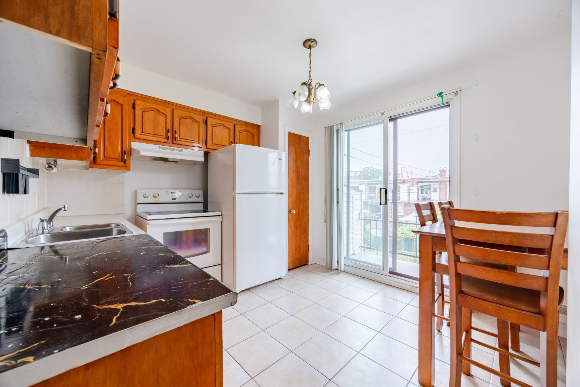 









7204


2e Avenue

, 2,
Montréal (Villeray/Saint-Michel/Parc-Extension),




QC
H2A3G7

