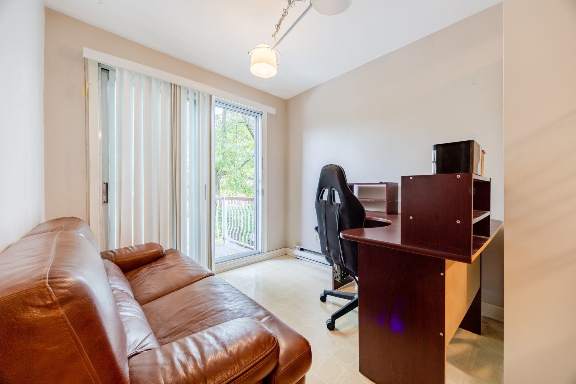









7204


2e Avenue

, 2,
Montréal (Villeray/Saint-Michel/Parc-Extension),




QC
H2A3G7

