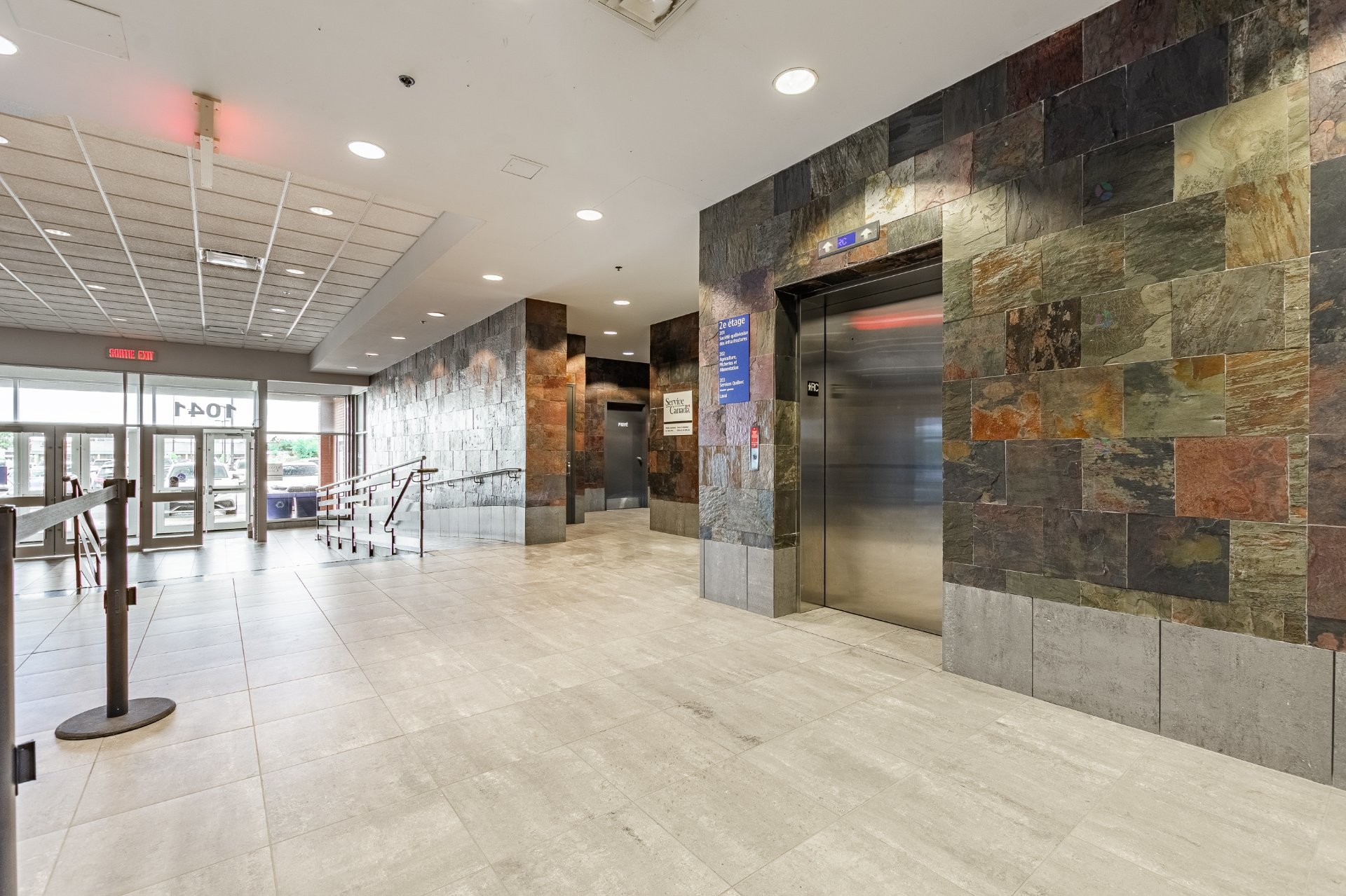 









1041


Boul. des Laurentides

, 204,
Laval (Pont-Viau),




QC
H7G2W2

