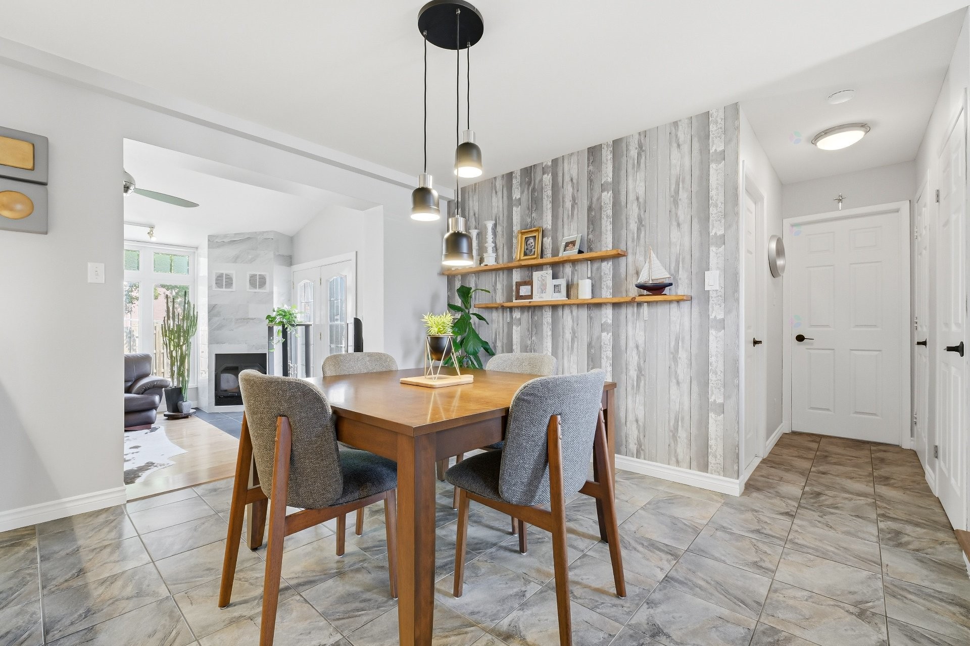 









1665


Rue Tahiti

,
Brossard,




QC
J4W3J5

