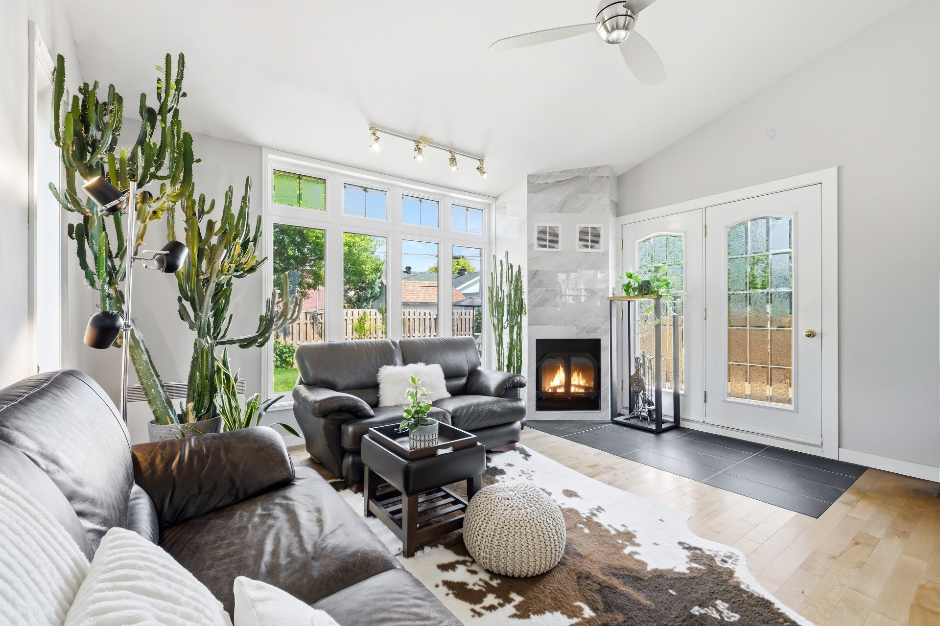 









1665


Rue Tahiti

,
Brossard,




QC
J4W3J5


