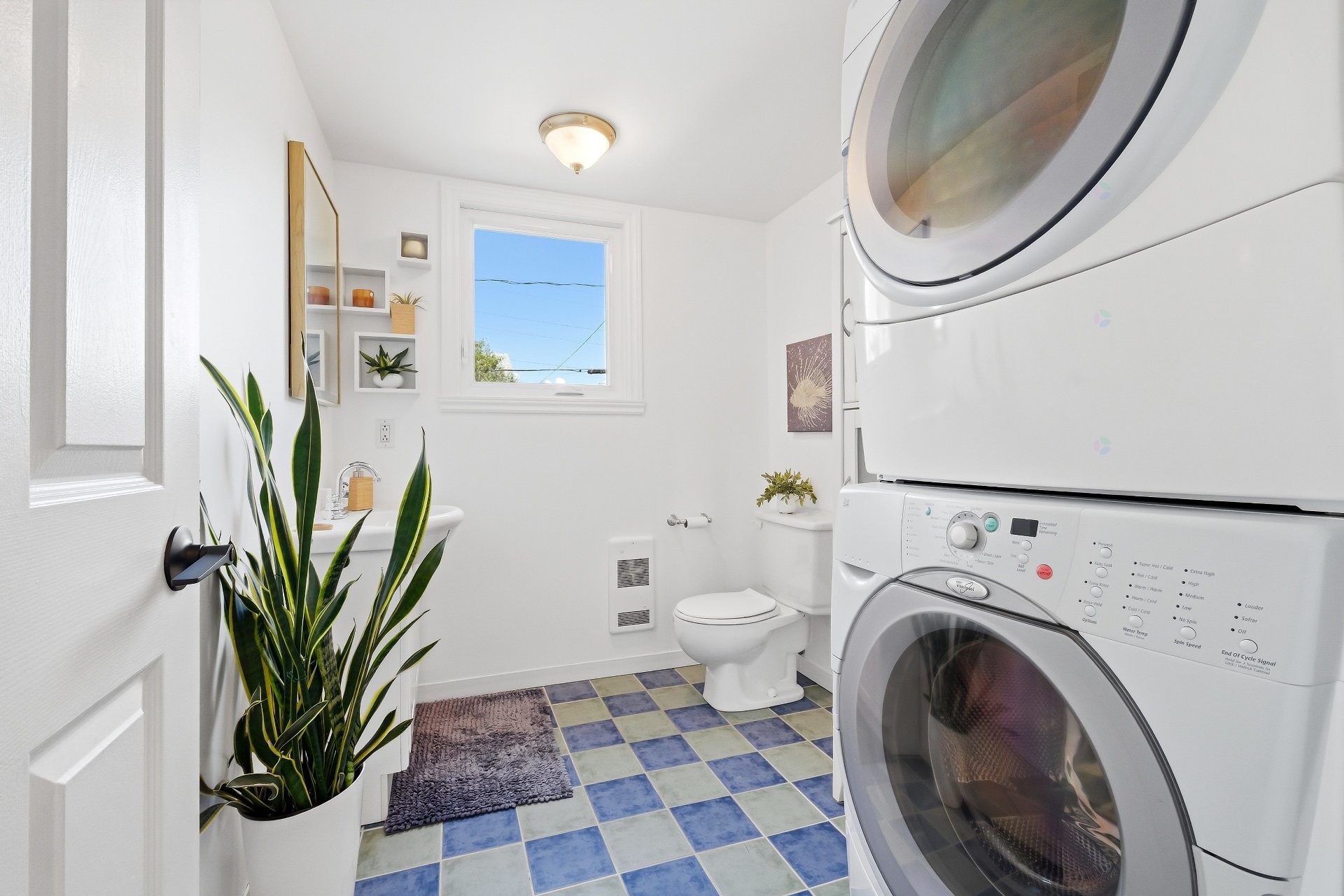 









1665


Rue Tahiti

,
Brossard,




QC
J4W3J5

