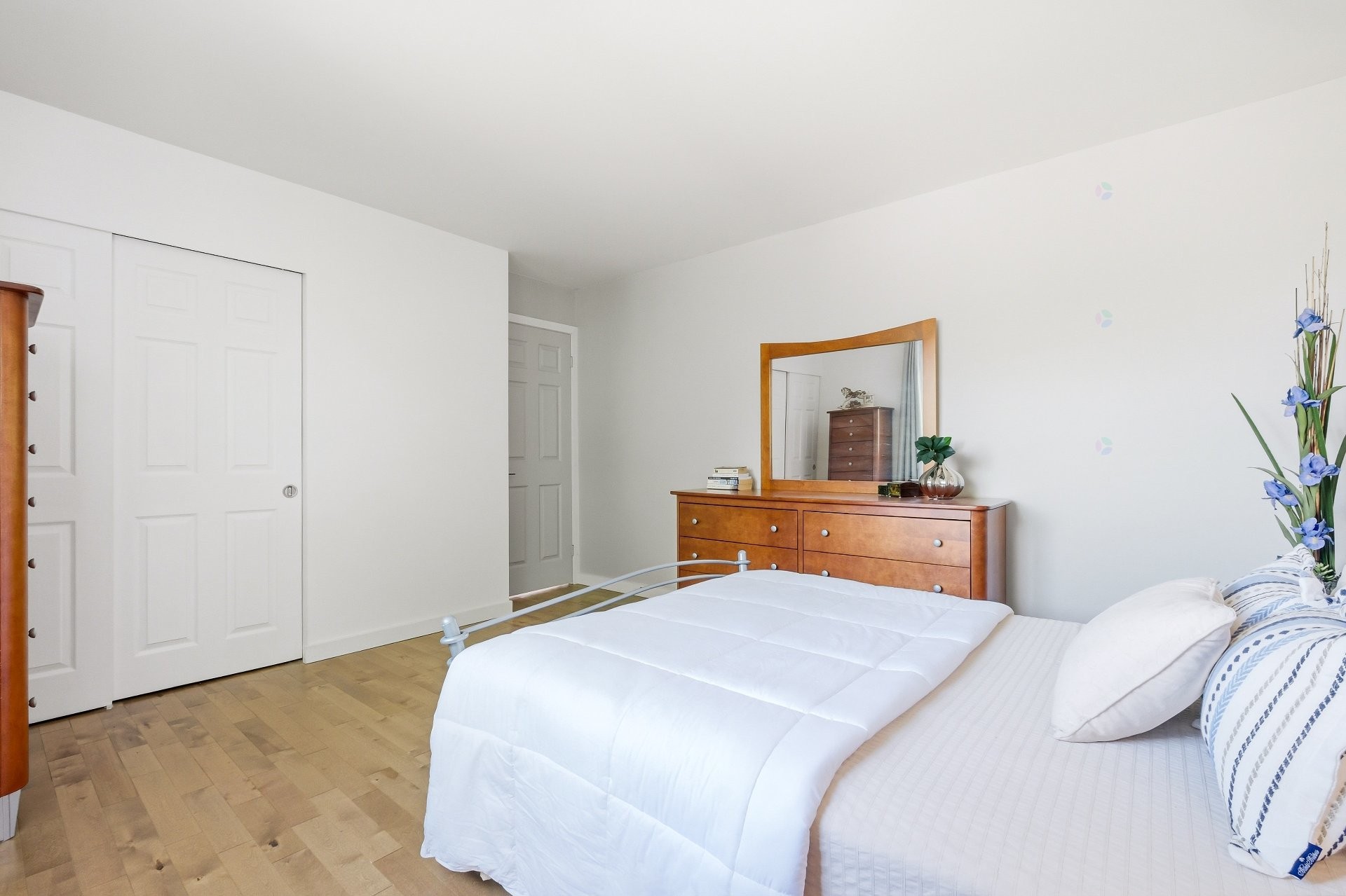 









1665


Rue Tahiti

,
Brossard,




QC
J4W3J5


