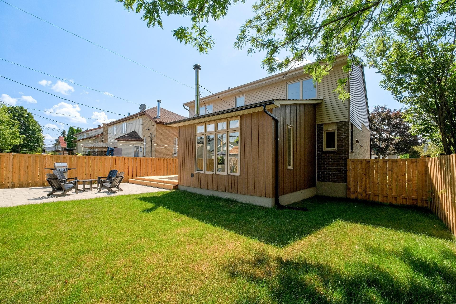 









1665


Rue Tahiti

,
Brossard,




QC
J4W3J5

