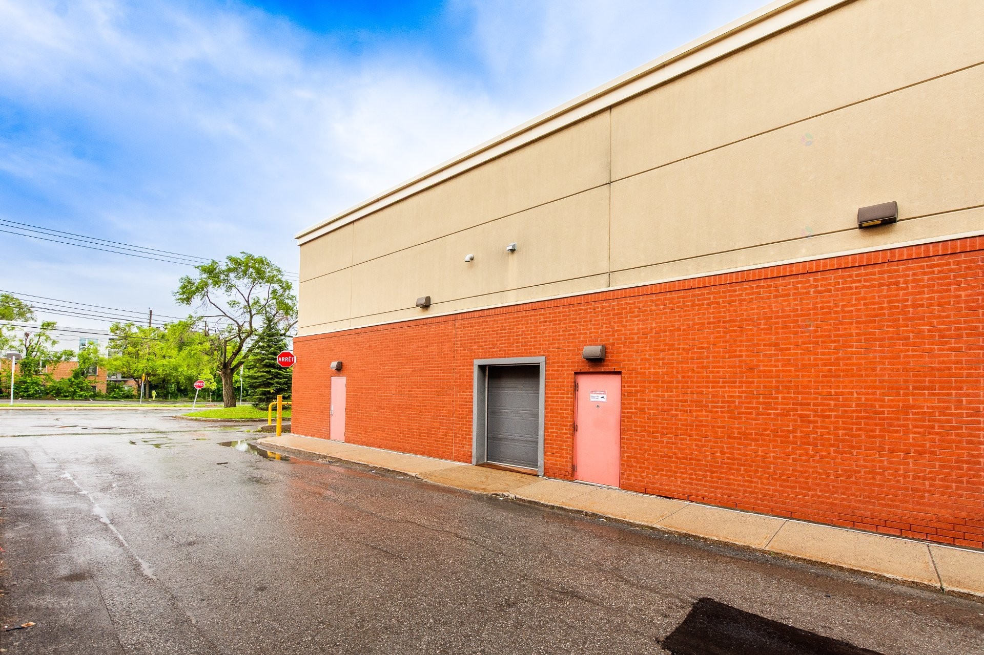 









1037


Boul. des Laurentides

,
Laval (Pont-Viau),




QC
H7G2W2

