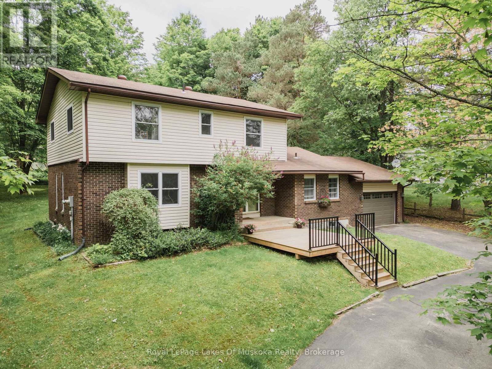 












12 MURRAY STREET

,
Sundridge,




Ontario
P0A1Z0

