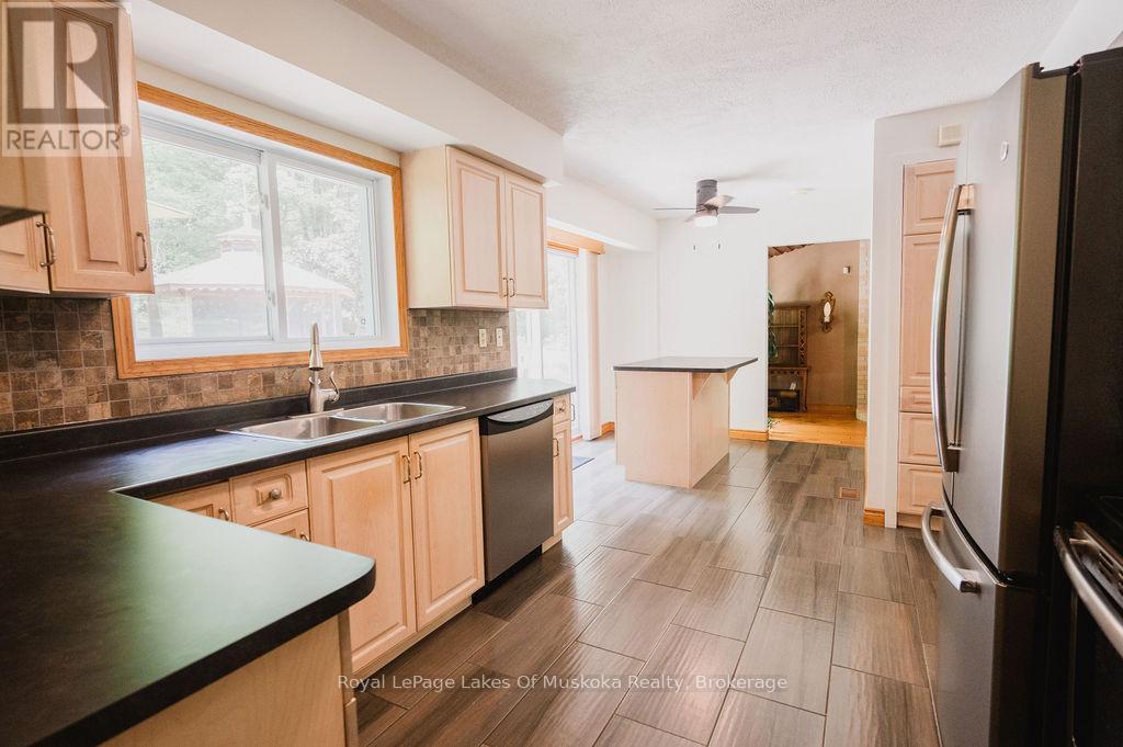 












12 MURRAY STREET

,
Sundridge,




Ontario
P0A1Z0

