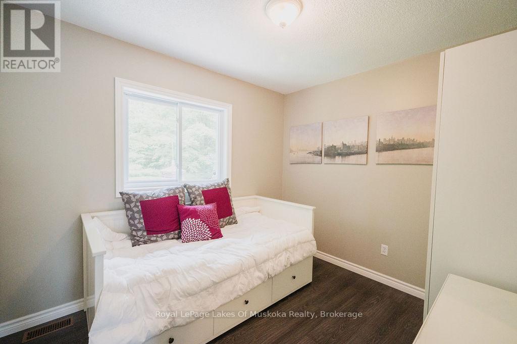 












12 MURRAY STREET

,
Sundridge,




Ontario
P0A1Z0

