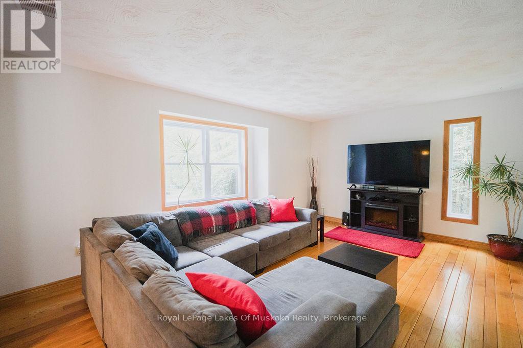 












12 MURRAY STREET

,
Sundridge,




Ontario
P0A1Z0

