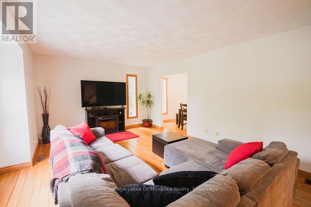 












12 MURRAY STREET

,
Sundridge,




Ontario
P0A1Z0

