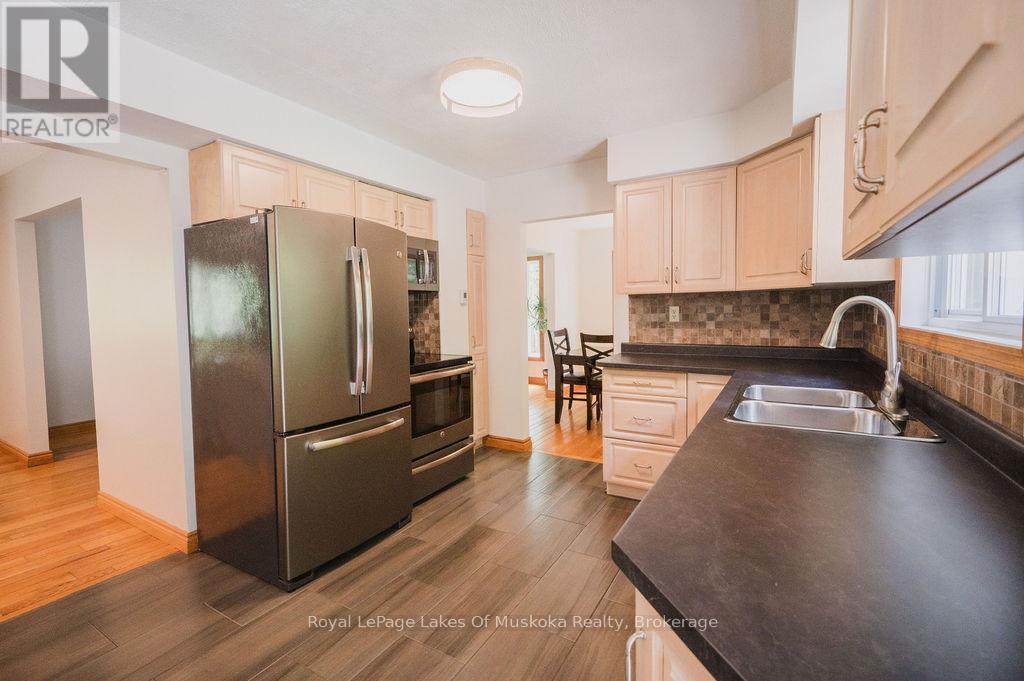 












12 MURRAY STREET

,
Sundridge,




Ontario
P0A1Z0

