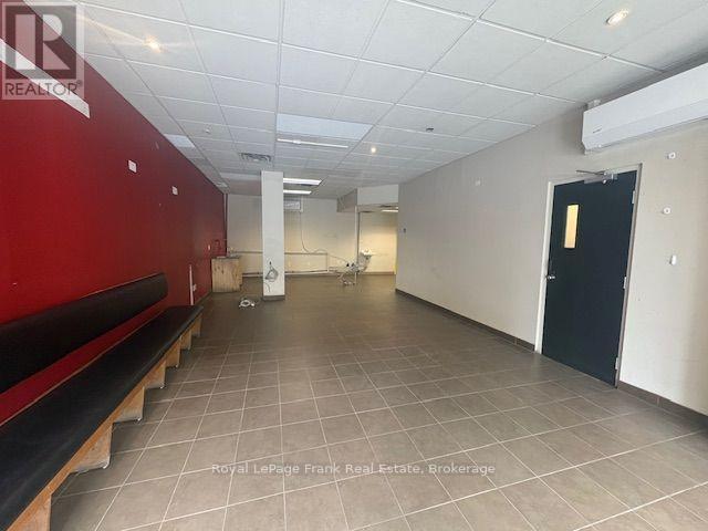












2 KING STREET W

,
Oshawa (O'Neill),




Ontario
L1H1A9

