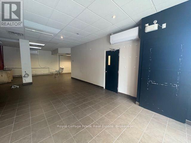 












2 KING STREET W

,
Oshawa (O'Neill),




Ontario
L1H1A9

