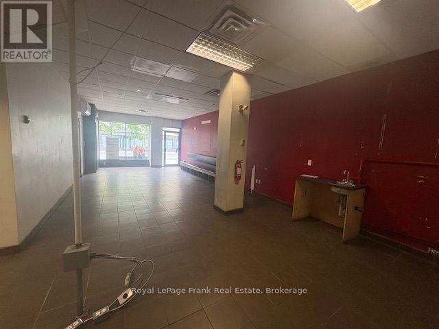 












2 KING STREET W

,
Oshawa (O'Neill),




Ontario
L1H1A9

